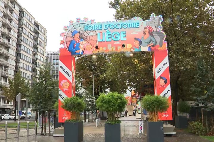 Incident sur la foire de Liège : un marchand tire à l'arbalète sur des étudiants, causant des blessures légères