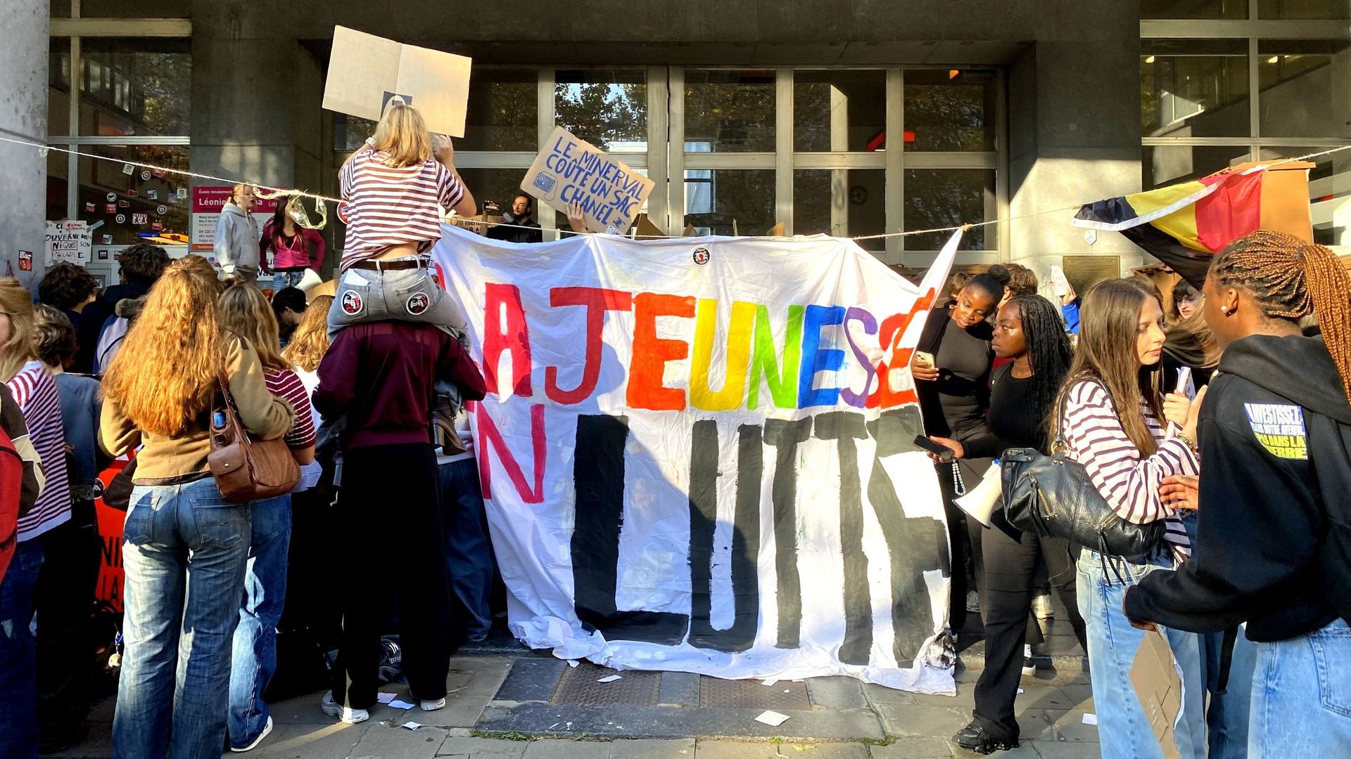 La colère des étudiants révèle une crise générationnelle face aux réformes éducatives, selon l'analyste politique François Gemenne