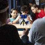 La Commission européenne suspend les interdictions nationales de médias sociaux pour les enfants en attendant des règles européennes uniformes