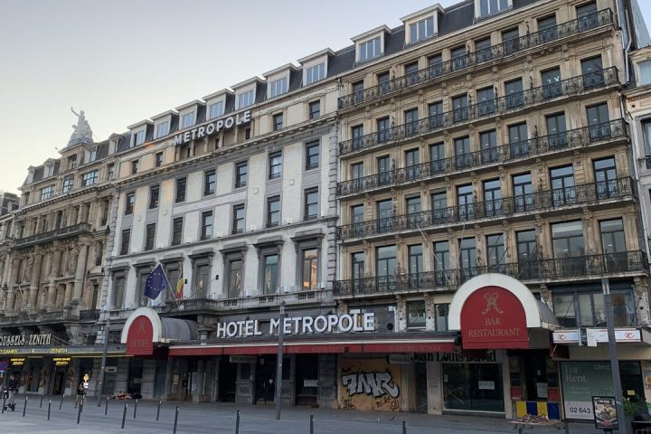 La façade de l’hôtel Métropole révélée après plusieurs années de rénovation