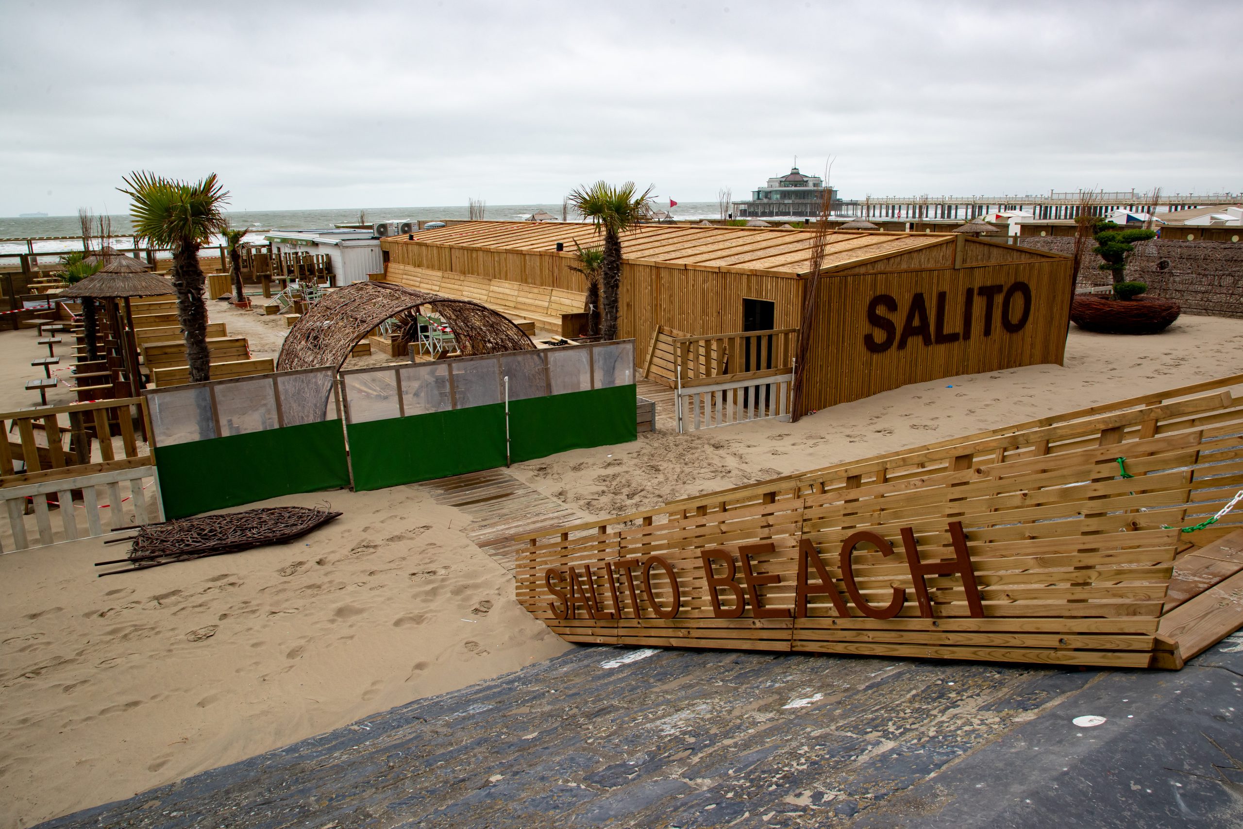 La plus haute instance judiciaire belge suspend l'attribution des concessions de plages en raison de conflits d'enchères en cours