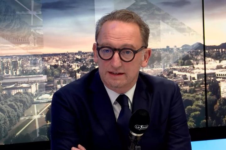 La région de Bruxelles prévoit de réduire son déficit à 719 millions d'euros sans licenciements ni artifices budgétaires.