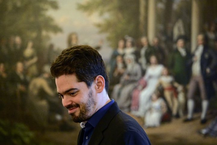 Lahav Shani critique le gouvernement israélien pour la violence à Gaza après la controverse de son concert annulé