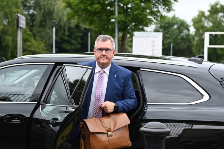 L'ancien leader du DUP condamné à 15 ans de prison pour abus sexuels sur des écolières en Irlande du Nord