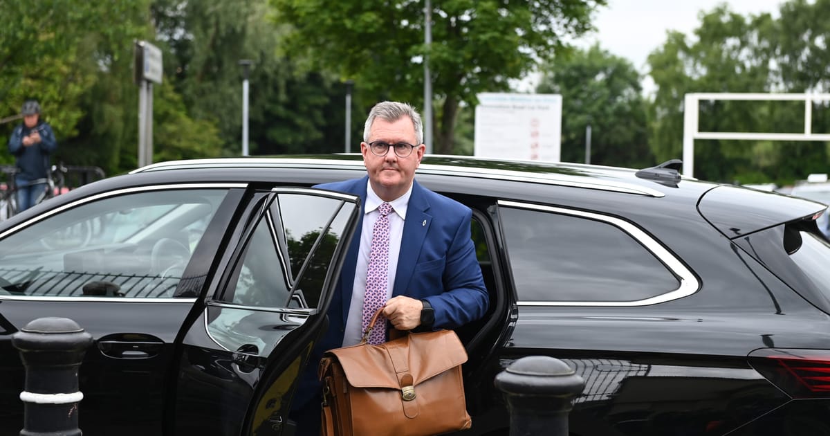 L'ancien leader du DUP condamné à 15 ans de prison pour abus sexuels sur des écolières en Irlande du Nord