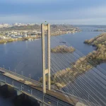 L'armée russe frappe à nouveau le pont Sud de Kyiv le 2 octobre, perturbant l'accès aux transports