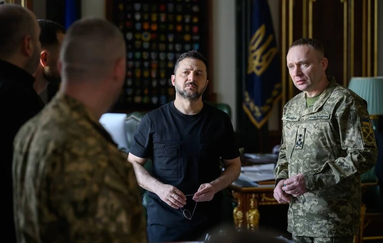 Le commandant militaire ukrainien présente un plan stratégique de guerre au Conseil national de sécurité et de défense