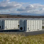 Le coût du stockage par batteries devient inférieur à celui des turbines à gaz pour les centres de données