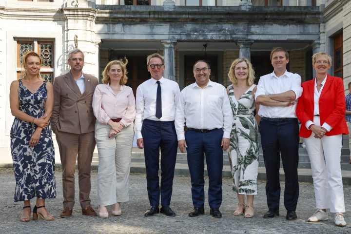 Le gouvernement bruxellois prévoit de réduire le déficit tout en menant des réformes ambitieuses des services publics.