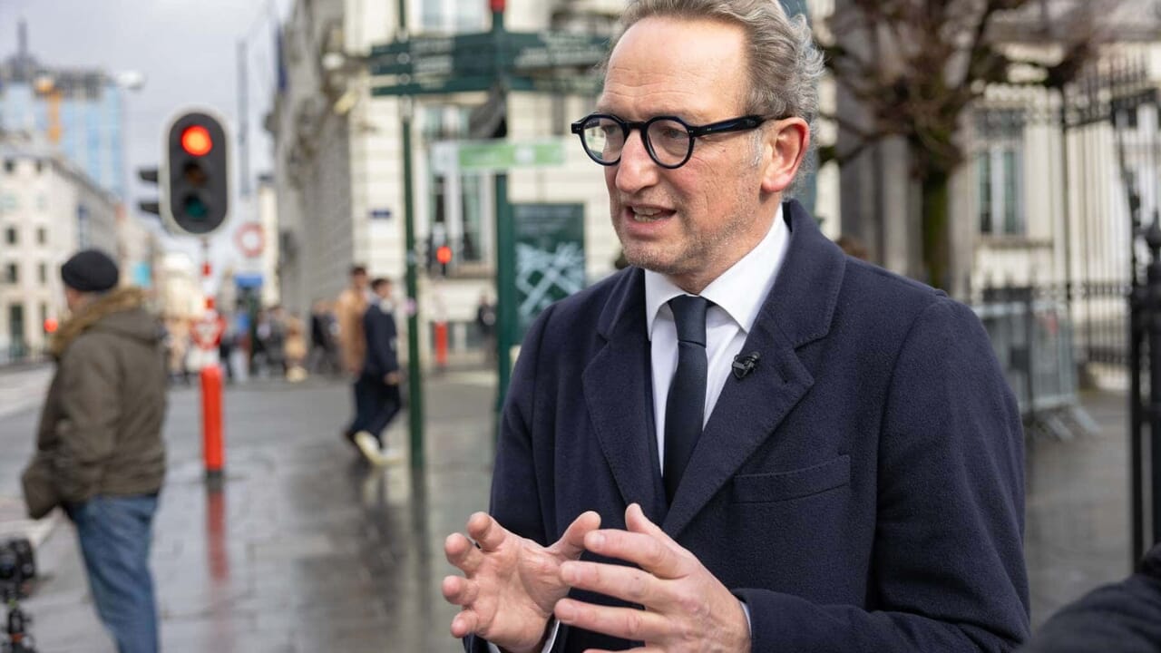 Le gouvernement bruxellois vise à réduire le déficit régional à 719 millions d'euros d'ici 2027.