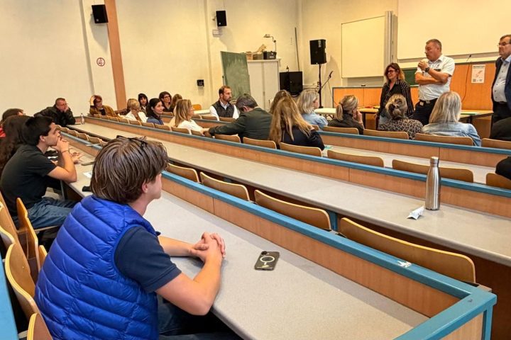 Le maire de Liège appelle au calme et au dialogue face aux manifestations scolaires en cours