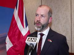 Le ministre britannique souligne le rôle croissant de l'Inde dans l'économie et la diplomatie mondiales face aux défis commerciaux.