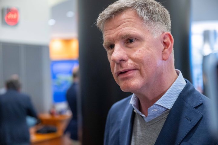 Le parquet européen effectue des perquisitions liées au politicien du Vlaams Belang, Philip Claeys