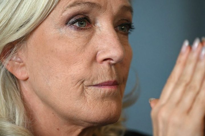 Le Pen propose une restructuration de l'UE et des réductions de financement lors des négociations budgétaires à Bruxelles