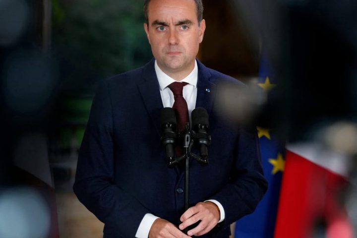 Le Premier ministre français s'engage à répondre aux préoccupations des étudiants et annonce la libération des réserves de carburant.