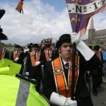 Le Royaume-Uni renverse sa décision sur le défilé protestant à travers un quartier catholique en Irlande du Nord.