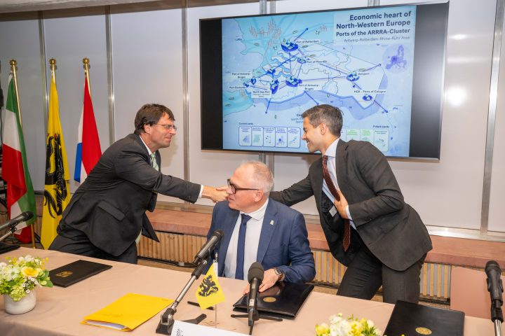 Le sommet portuaire met l'accent sur la collaboration entre les ports majeurs de Flandre, des Pays-Bas et d'Allemagne
