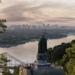 Le système électronique ukrainien Lima dévie deux missiles balistiques russes vers le Dnipro à Kyiv