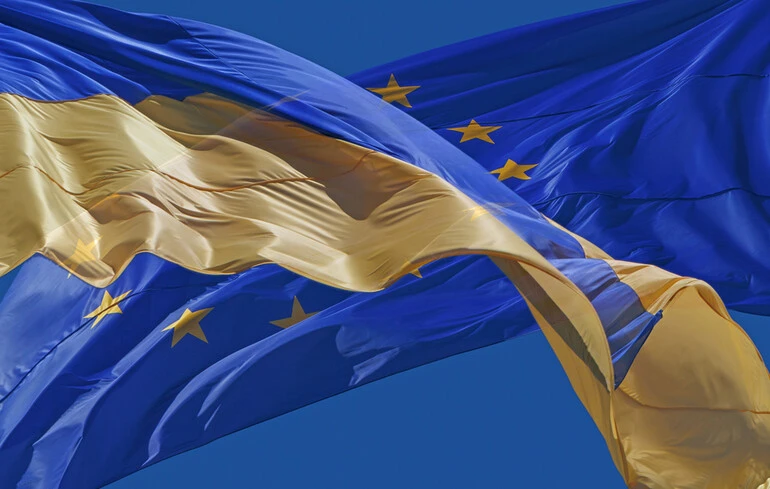 Les ambassades de l'UE restent à Kyiv malgré les menaces russes, affirmant leur soutien à l'Ukraine