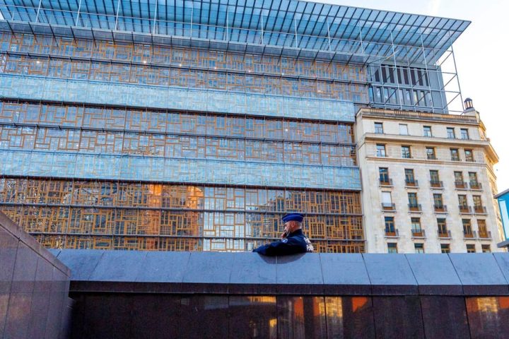 Les chefs d'État de l'UE s'affrontent pendant trois heures sur la tarification du carbone lors du sommet de Bruxelles.