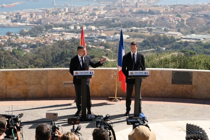 Les dirigeants d'extrême droite de France et d'Espagne unissent leurs forces avant des élections décisives