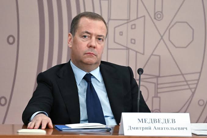 Les Européens sont des individus, pas un enjeu de négociation : la question posée par Medvedev à Bruxelles