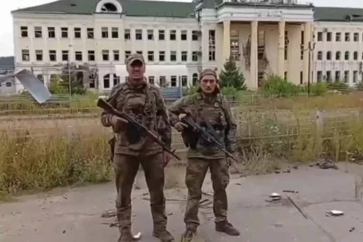 Les forces russes diffusent un faux vidéo revendiquant la capture d'une gare à Kupiansk-Vuzlovy
