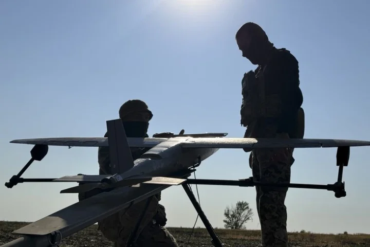 Les forces ukrainiennes frappent des dépôts de ravitaillement russes et un centre de commandement dans l'est de l'Ukraine