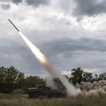 Les forces ukrainiennes réalisent des frappes ciblées sur des sites militaires russes dans les régions de Donetsk et de Luhansk