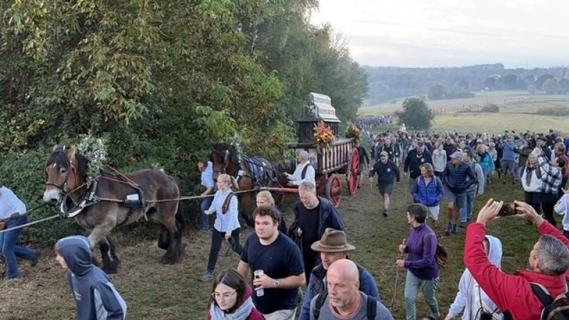 Les habitants de Nivelles célèbrent la 750e procession de Sainte-Gertrude