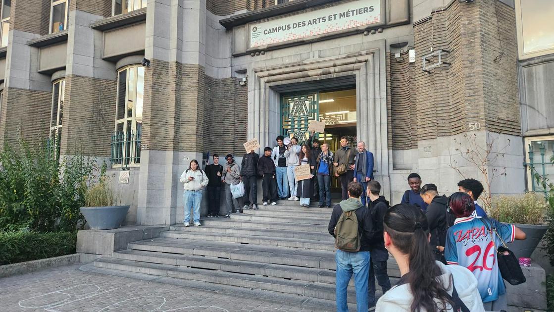 Les manifestations s'étendent avec des grèves dans 11 écoles francophones à Bruxelles aujourd'hui