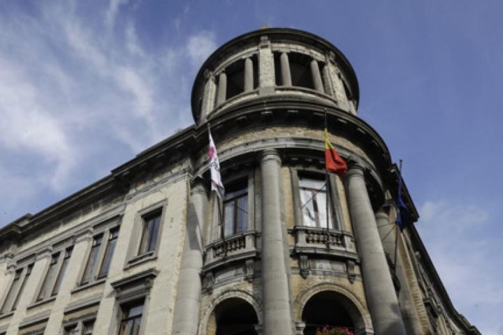 Les syndicats de Molenbeek demandent des garanties d'emploi et de financement au conseil communal
