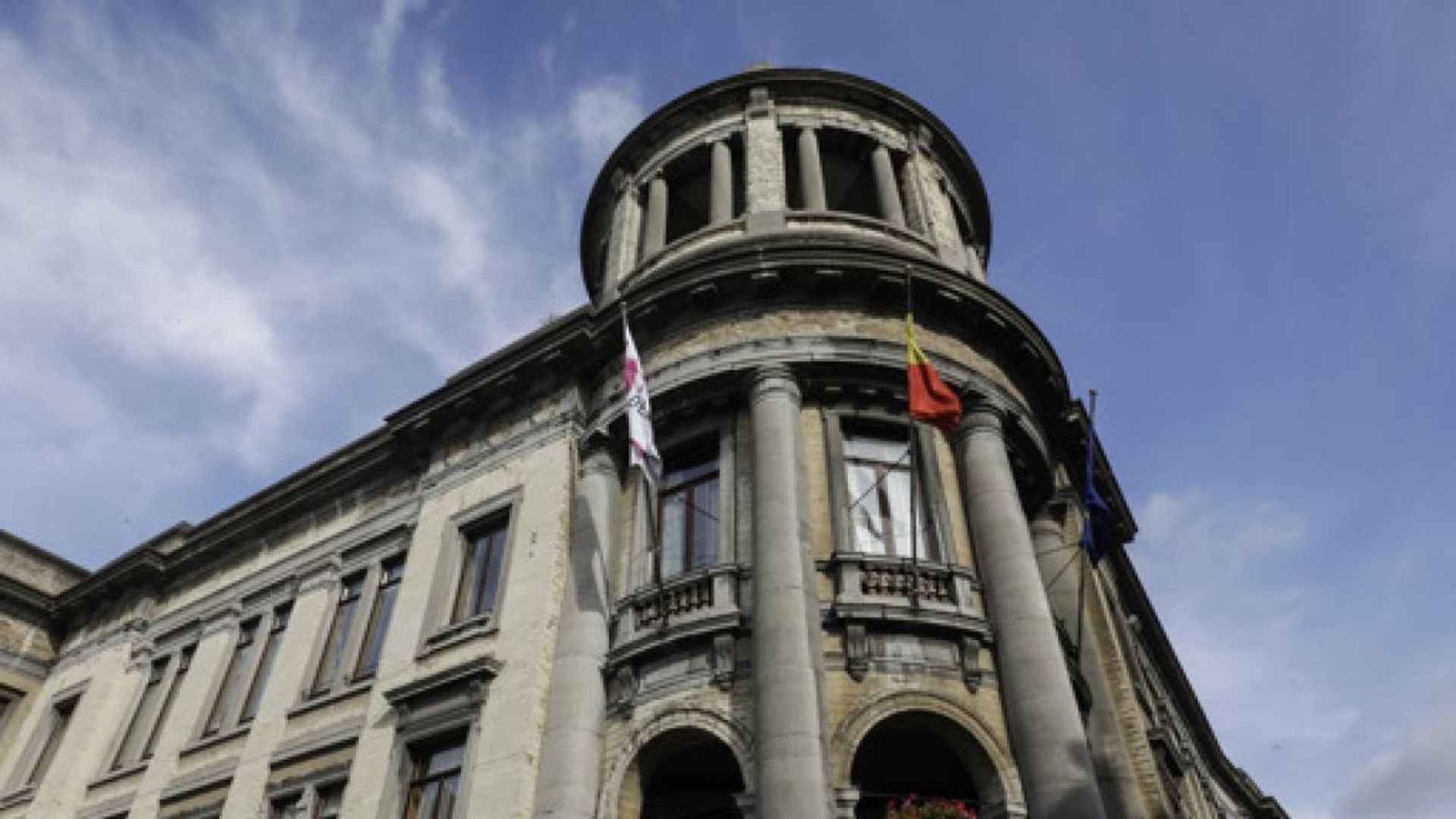 Les syndicats de Molenbeek demandent des garanties d'emploi et de financement au conseil communal