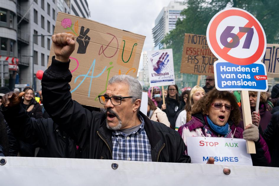 Les syndicats tiennent des manifestations nationales contre les politiques budgétaires du gouvernement fédéral