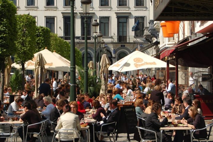 Les terrasses de cafés et restaurants à Bruxelles pourraient rester ouvertes toute l’année.