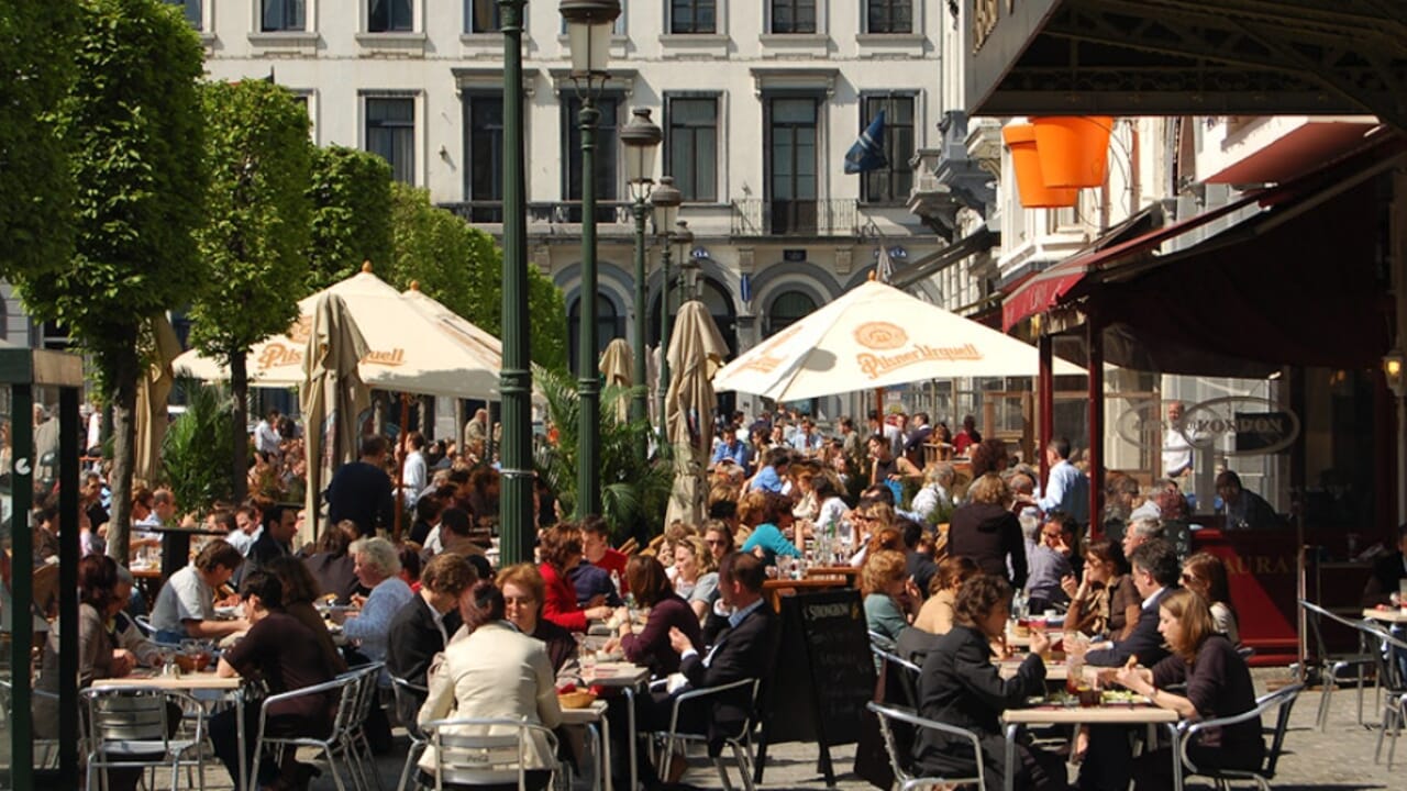 Les terrasses de cafés et restaurants à Bruxelles pourraient rester ouvertes toute l’année.