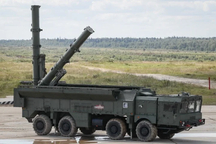 L'Ukraine cible des installations militaires russes, dont une base de réparation d'Iskander-M et des stations radar