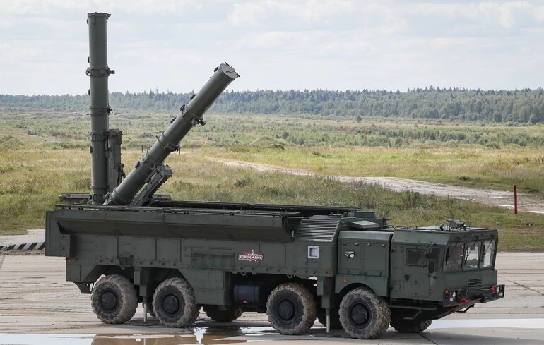 L'Ukraine cible des installations militaires russes, dont une base de réparation d'Iskander-M et des stations radar