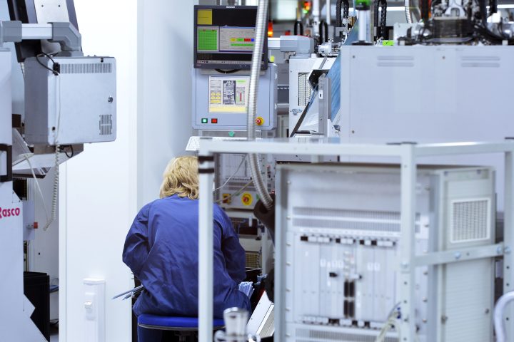 Melexis constate une demande accrue dans le secteur automobile avec une hausse des bénéfices au troisième trimestre.