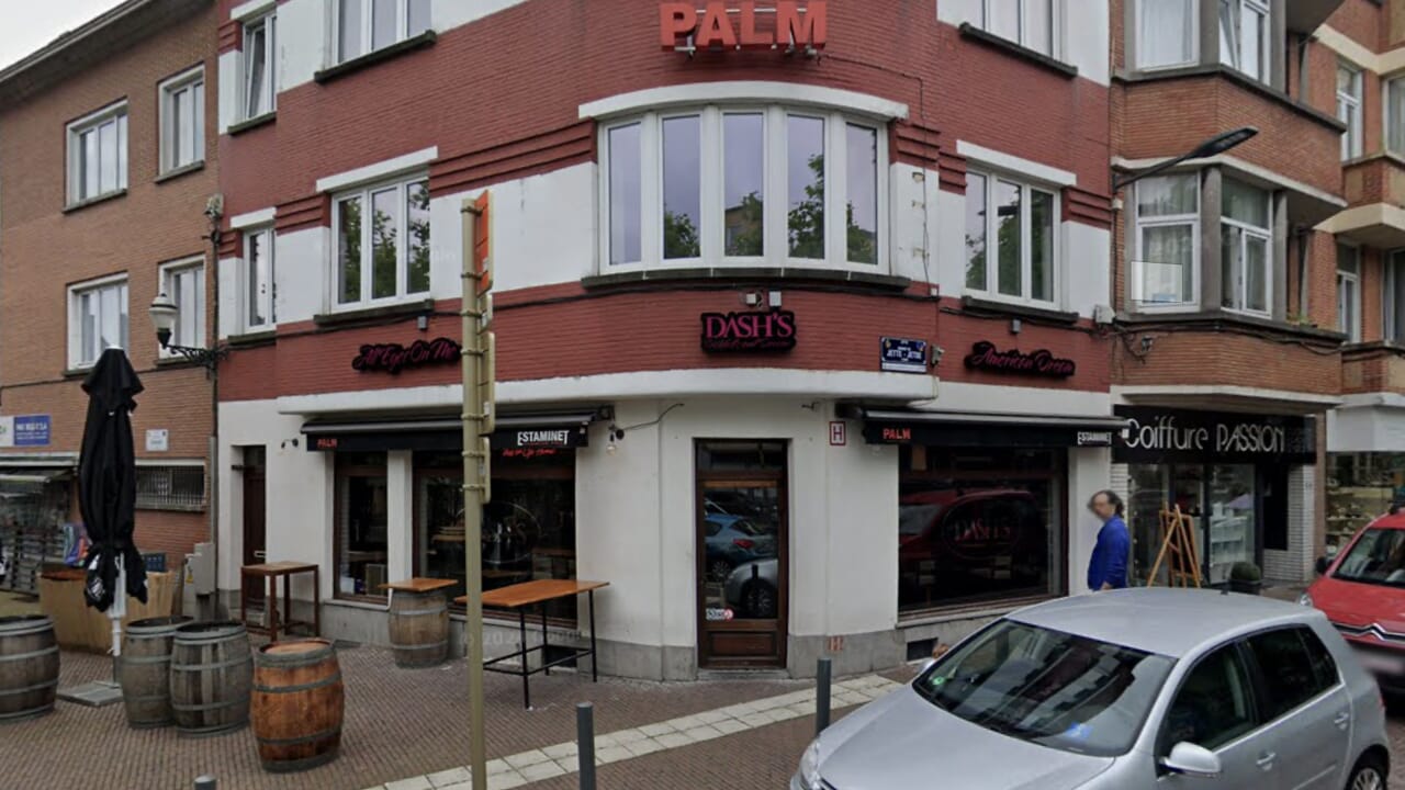 Menacé par un arme dans son café à Jette, le gérant parvient à maîtriser le suspect