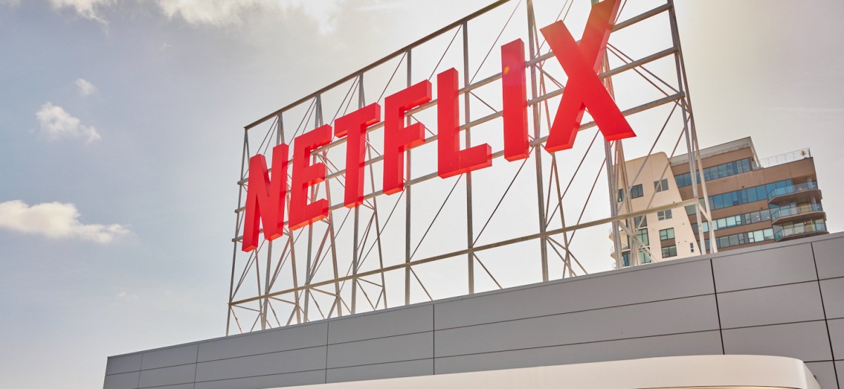 Netflix annonce le licenciement d'environ 1 000 employés face à la concurrence croissante des plateformes de streaming.