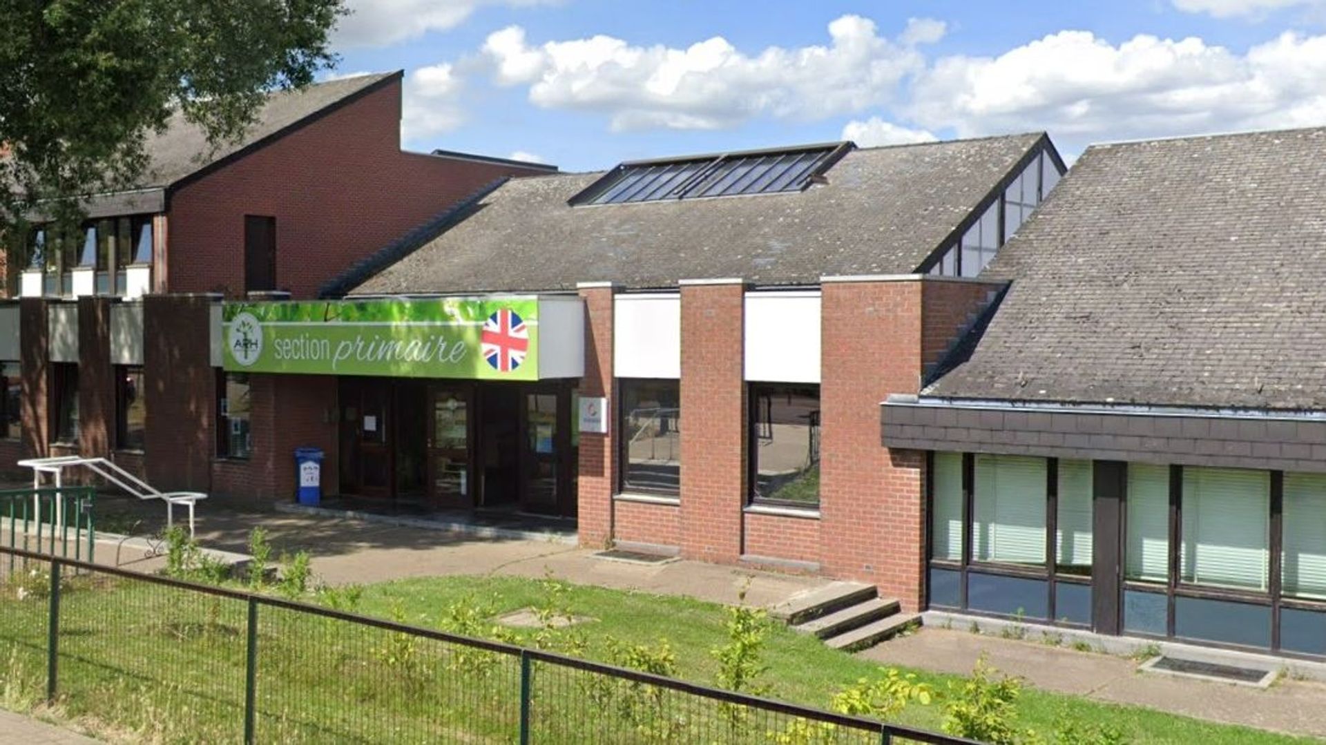 Neuf élèves brûlés après le lancement de pétards au primaire à Hannut