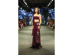 Nitanshi Goel illumine le podium pour Suneet Varma à la Lakme Fashion Week 2026