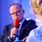 Philippe avertit que les propositions de Le Pen pourraient dangereusement déstabiliser l'UE