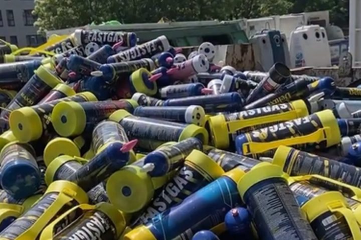 Plus de 38 tonnes de capsules de protoxyde d’azote récupérées à Bruxelles depuis le début de l'année