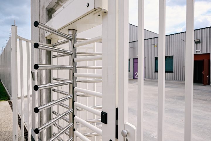 Retard dans l'arrivée des conteneurs de logement pour les prisons surpeuplées en Belgique jusqu'en 2029