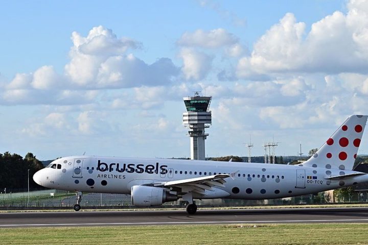 Retards allant jusqu'à deux heures et un vol annulé à l'aéroport de Bruxelles à cause des problèmes aériens en Italie