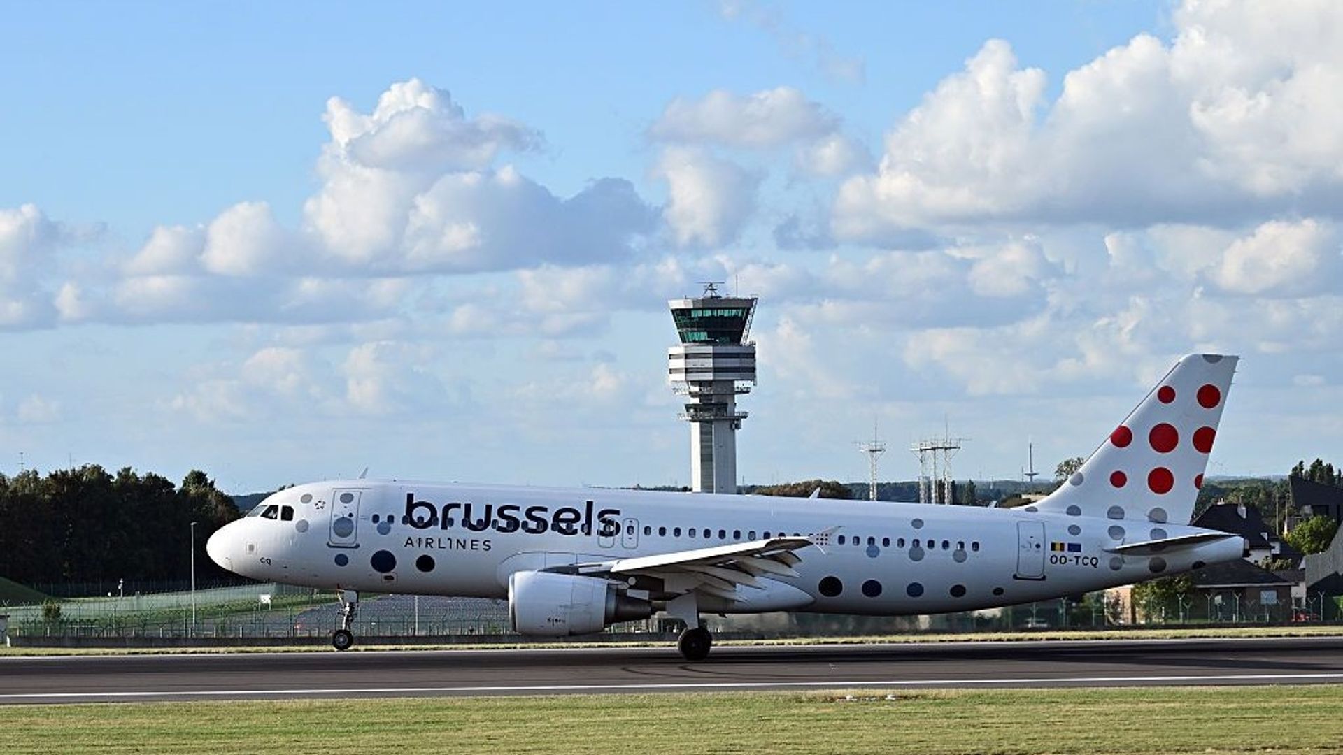 Retards allant jusqu'à deux heures et un vol annulé à l'aéroport de Bruxelles à cause des problèmes aériens en Italie