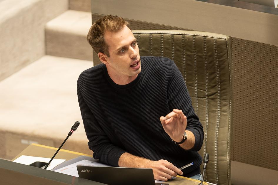 Rixe au Parlement flamand sur les manifestations violentes, dispute entre PVDA et N-VA