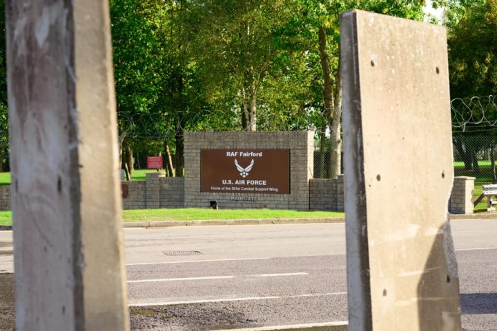 Septième arrestation dans l'enquête sur un complot terroriste à la RAF Fairford au Royaume-Uni